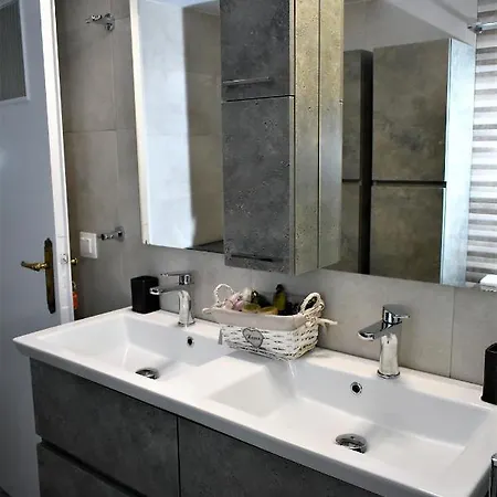 High Quality 110qm 2br At Simos-lux-apartment *